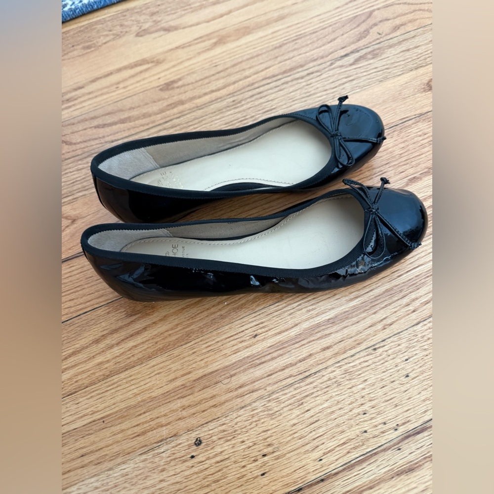 Saks 5th Ave Black Patent Leather Ballet Flats size 7womens